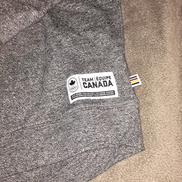 Canada hoodie - Picture 3 of 4